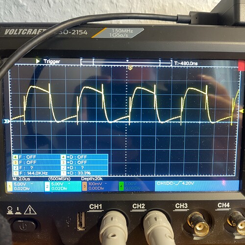 140kHz Kondensator überbrückt 12V Vcc